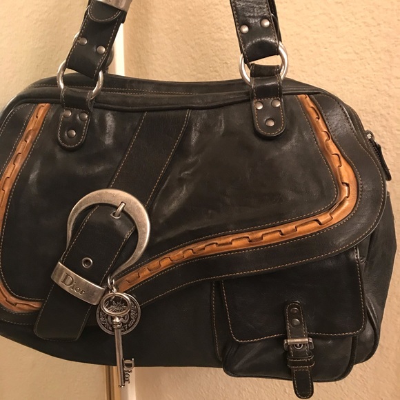 Dior hand bag very good condition lots of pocket - Picture 2 of 7